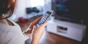Beitragsbild des Blogbeitrags Selbstversuch: Bewusster Umgang mit dem Smartphone