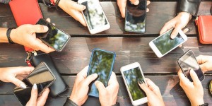 Beitragsbild des Blogbeitrags Entscheidungshilfe: Welches Handy soll ich kaufen?