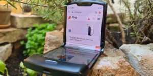 Beitragsbild des Blogbeitrags Klapp is back: Das neue Motorola Razr im Test 