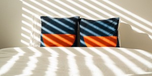 Beitragsbild des Blogbeitrags Kühl und sicher in den Sommer mit Smart Home und Sonnenschutz von HELLA