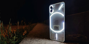 Beitragsbild des Blogbeitrags Nicht unauffällig: Das Nothing Phone (1) im Test