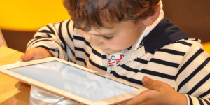 Beitragsbild des Blogbeitrags Internet kindersicher: Tipps für kindergerechte Apps und Suchmaschinen
