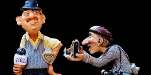Beitragsbild des Blogbeitrags Gaming Journalismus dient den Spielern