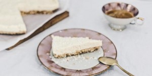 Beitragsbild des Blogbeitrags Backen ohne Backrohr: Kokostarte mit weißer Schokolade