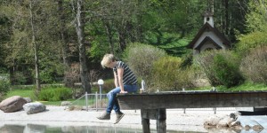 Beitragsbild des Blogbeitrags nadel.werk // Mama + geradlinig = Upcycling Shirt