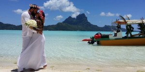 Beitragsbild des Blogbeitrags Unsere Strand­hochzeit auf Bora Bora 