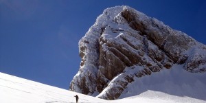 Beitragsbild des Blogbeitrags Seltenes Glück – allein am Hohen Dachstein