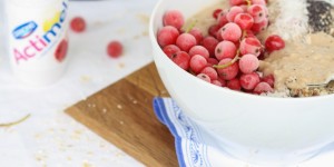 Beitragsbild des Blogbeitrags Für einen guten Start in den Tag: Chai-Porridge mit Danone Actimel 