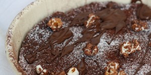 Beitragsbild des Blogbeitrags KEKSE | Ein Schoko-Cookie aus der Pfanne & eine Backbuchrezension