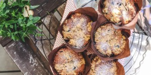 Beitragsbild des Blogbeitrags Rezept für Heidelbeer-Himbeer Muffins mit Streuseln