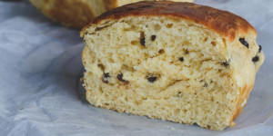 Beitragsbild des Blogbeitrags Rezept für Oster-Brioche mit Schokodrops