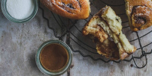 Beitragsbild des Blogbeitrags Rezept für super softe Zimtschnecken mit Sauerteig (ohne Germ)