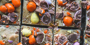 Beitragsbild des Blogbeitrags Rezept für Blondies mit Schokoladeneiern und Schokohasen #zerowaste