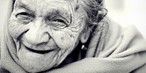 Beitragsbild des Blogbeitrags Glücklich und gesund alt werden hängt (auch) von der Einstellung ab 