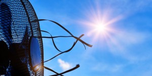 Beitragsbild des Blogbeitrags Was tun gegen die Hitze? Das bringen Stand- und Tischventilatoren.