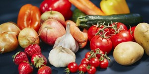 Beitragsbild des Blogbeitrags Obst und Gemüse: Oft importiert und zu wenig saisonal