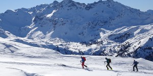 Beitragsbild des Blogbeitrags Skitourengehen – anstrengend, aber gesund für Körper UND Seele