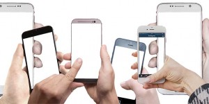 Beitragsbild des Blogbeitrags Wie Handy und Social Media unser Konsumverhalten verändern