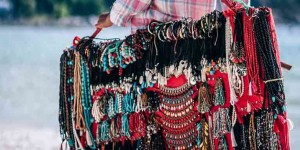 Beitragsbild des Blogbeitrags Darauf sollten sie im Urlaub beim Kauf ihrer Souvenirs achten