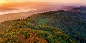 Beitragsbild des Blogbeitrags Fünf unvergessliche Wanderungen durch die herbstliche Schweiz
