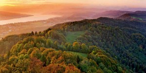 Beitragsbild des Blogbeitrags Fünf unvergessliche Wanderungen durch die herbstliche Schweiz 