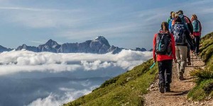 Beitragsbild des Blogbeitrags Zeit für neue Wege – wie sich das Wandern mit den Jahren wandelt 