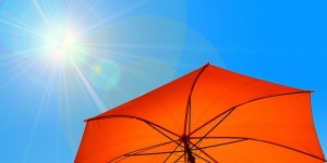 Beitragsbild des Blogbeitrags „Sonne ohne Reue“ – auf die Hautkrebsvorsorge nicht vergessen!
