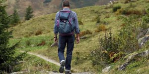 Beitragsbild des Blogbeitrags Wandern tut Körper & Seele gut! Immer dabei: die Rucksackapotheke 