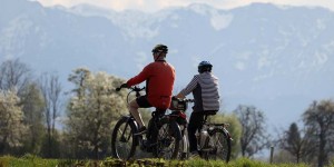 Beitragsbild des Blogbeitrags E-Bikes – ein paar Tipps für die «coole» Alternative zum «echten» Rad