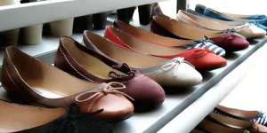 Beitragsbild des Blogbeitrags Damits nicht drückt oder zwickt: darauf ist beim Schuhkauf zu achten 