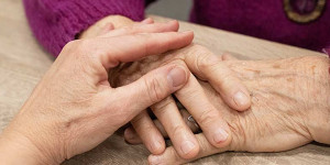 Beitragsbild des Blogbeitrags Pflegereform: „Wundertüte“ Community Nursing? – ein Faktencheck