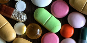 Beitragsbild des Blogbeitrags Fake-Shops, Fälschungen: Vorsicht bei Onlinekauf von Medikamenten 