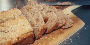 Beitragsbild des Blogbeitrags Easy Buckwheat-Chia Bread