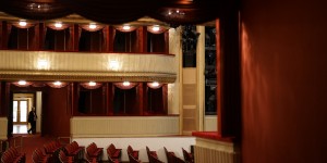 Beitragsbild des Blogbeitrags Burgtheater x MAC Cosmetics 