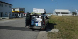 Beitragsbild des Blogbeitrags Parkett holen,Badewanne und Dusche setzen, Technikraum verfliesen