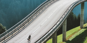 Beitragsbild des Blogbeitrags 10 Tage Bikepacking: Packliste, Unterkünfte, Tourenplanung & Co