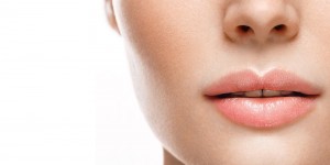 Beitragsbild des Blogbeitrags Natürliches Lippenvolumen- sanfte Methoden, starke Ergebnisse