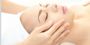 Beitragsbild des Blogbeitrags PRP Eigenblutbehandlung – Alles über das “Vampirlifting”