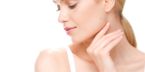 Beitragsbild des Blogbeitrags Jawline Contouring: Definieren Sie die Kieferpartie mit Fillern und Botox