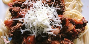 Beitragsbild des Blogbeitrags Spaghetti mit Tomatensauce: Veggie oder für Rinderfans 