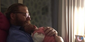Beitragsbild des Blogbeitrags Rückblende: Der Papa am Wochenbett