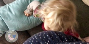 Beitragsbild des Blogbeitrags Wie bereite ich mein Kleinkind auf ein Geschwisterchen vor? 
