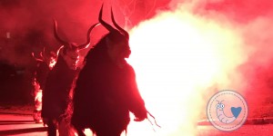 Beitragsbild des Blogbeitrags Perchtenlauf mit Shrimpi