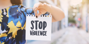Beitragsbild des Blogbeitrags Schau nicht weg – 4 Anzeichen für häusliche Gewalt 