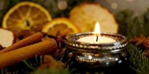 Beitragsbild des Blogbeitrags Drei weihnachtliche Affirmationen für deine Trauer