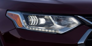 Beitragsbild des Blogbeitrags Innovative D-Optic™ LED-Scheinwerfer von Magna für den 2018er Chevrolet Traverse! 