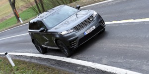 Beitragsbild des Blogbeitrags Der Range Rover Velar R-Dynamic SE D240 im Test!