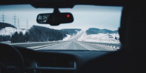 Beitragsbild des Blogbeitrags Autofahren im Winter 