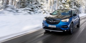 Beitragsbild des Blogbeitrags Opel Grandland X Hybrid4: Erster Test des Plug-in-Hybriden! 