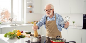 Beitragsbild des Blogbeitrags Küchenplanung ab 50: So gelingt die altersgerechte Einrichtung 